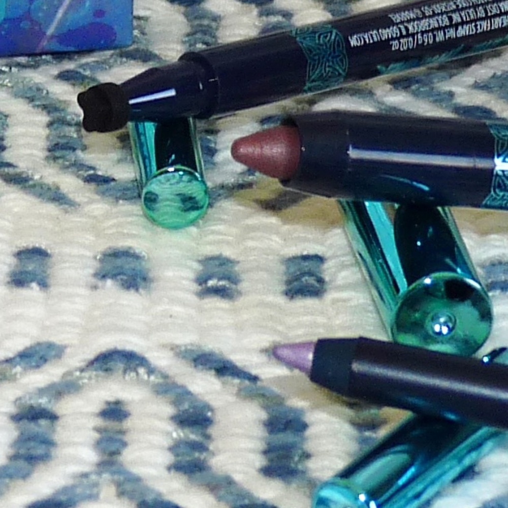 Ulta Beauty x Thor Love & Thunder 3pc Eye Set Heart of Asgard - Picture 3 of 14